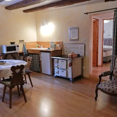 Flat In A 17th-century Alsatian House, Cleaning Included * Riquewihr